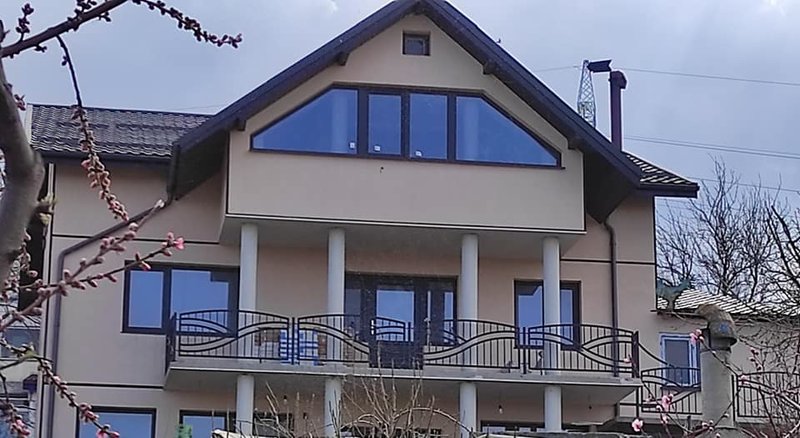 Iona Super Construct - Constructii case, amenajari